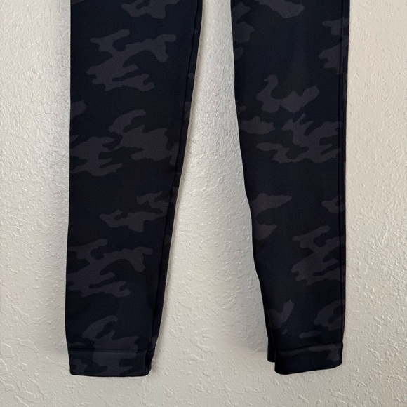 Spanx black camo Look at me leggings seamed XS - Picture 4 of 10